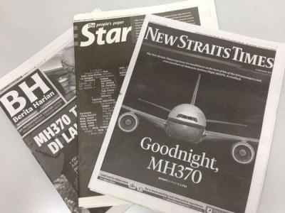 Berkabung MH370, Halaman Depan Koran Malaysia Berwarna Hitam